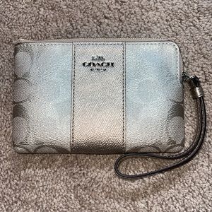 Coach, small wristlet